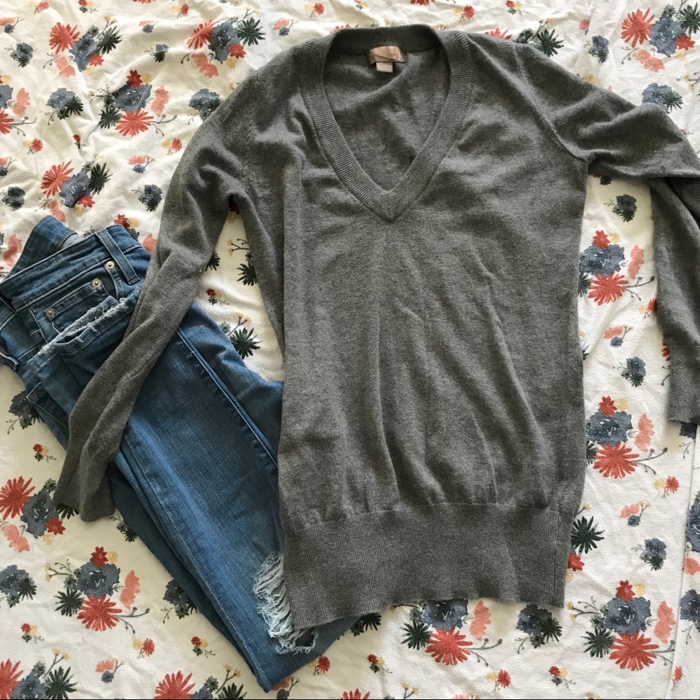 V neck sweater